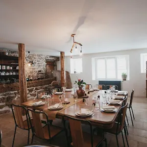 La Grange Aux Fees Hébergement de vacances